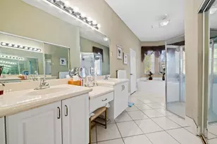 8027 N Savannah Cir, Davie, FL 33328 - Photo 20
