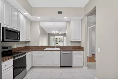 37 E Harbour Isle Dr Drive E #106, Fort Pierce, FL 34949 - Photo 10