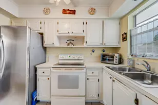 18081 SE Country Club Dr, Jupiter, FL 33469 - Photo 12