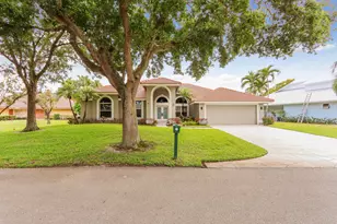 2 Old Fence Rd, Palm Beach Gardens, FL 33418 - Photo 2