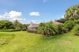 2 Old Fence Rd, Palm Beach Gardens, FL 33418 - Photo 22