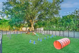 377 Squire Dr, Wellington, FL 33414 - Photo 54