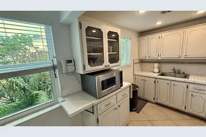 316 Markham, Deerfield Beach, FL 33442 - Photo 8