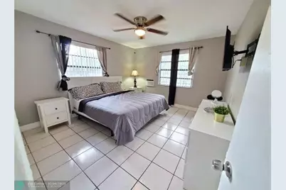 1621 NW 7th Terrace #B, Fort Lauderdale, FL 33311 - Photo 1