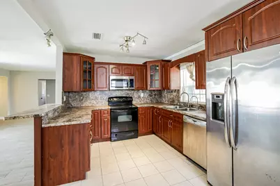 7824 Shalimar Street, Miramar, FL 33023 - Photo 8