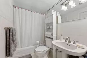 645 NE 121st St, North Miami, FL 33161 - Photo 10
