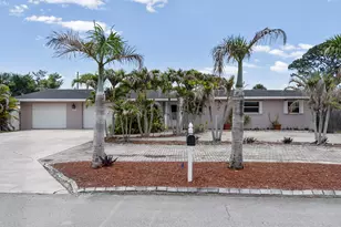 18989 SE Hillcrest Dr, Jupiter, FL 33469 - Photo 2