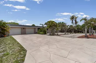 18989 SE Hillcrest Dr, Jupiter, FL 33469 - Photo 1