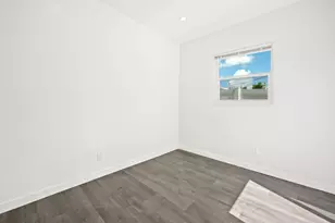 5240 NE 3rd Ter., Oakland Park, FL 33334 - Photo 16