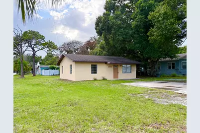 301 N 20th Street, Fort Pierce, FL 34950 - Photo 1