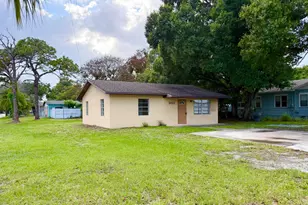 301 N 20th St, Fort Pierce, FL 34950 - Photo 1