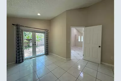 1038 W Jasmine Lane, North Lauderdale, FL 33068 - Photo 12