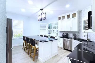 8070 Murano Circle, Palm Beach Gardens, FL 33418 - Photo 2