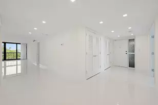 2450 Presidential Way, West Palm Beach, FL 33401 - Photo 8