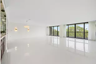 2450 Presidential Way, West Palm Beach, FL 33401 - Photo 2