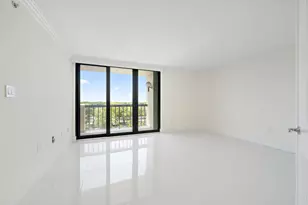 2450 Presidential Way, West Palm Beach, FL 33401 - Photo 10
