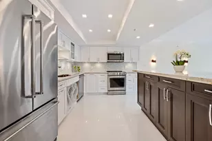 2450 Presidential Way, West Palm Beach, FL 33401 - Photo 8