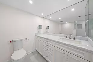 2450 Presidential Way, West Palm Beach, FL 33401 - Photo 18