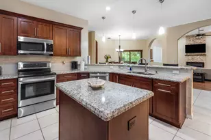 11302 Edgewater Cir, Wellington, FL 33414 - Photo 12