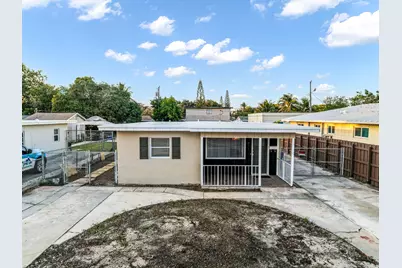 611 NE 34th Street, Pompano Beach, FL 33064 - Photo 1