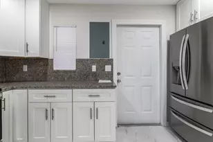 611 NE 34th St, Pompano Beach, FL 33064 - Photo 8