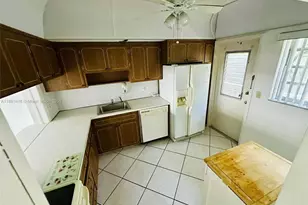 330 SE 2nd St, Hallandale Beach, FL 33009 - Photo 4