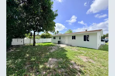 2811 NW 8th Street, Pompano Beach, FL 33069 - Photo 10