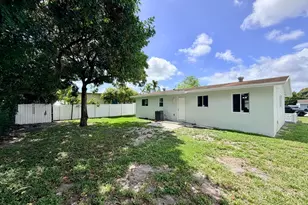 2811 NW 8th St, Pompano Beach, FL 33069 - Photo 10