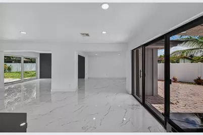 2740 NW 9th Lane, Wilton Manors, FL 33311 - Photo 14