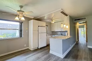 220 Seville J, Delray Beach, FL 33446 - Photo 4