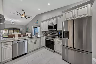 1036 E Lakes Drive, Pompano Beach, FL 33064 - Photo 2