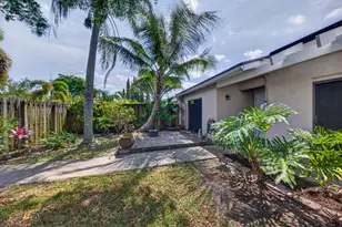 1036 E Lakes Dr, Pompano Beach, FL 33064 - Photo 34