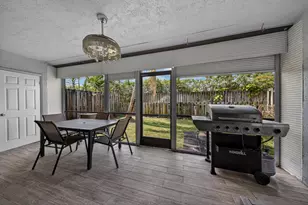 1036 E Lakes Dr, Pompano Beach, FL 33064 - Photo 28