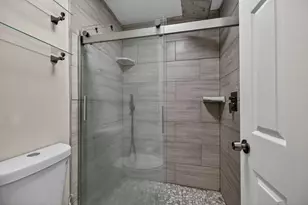 1036 E Lakes Dr, Pompano Beach, FL 33064 - Photo 14