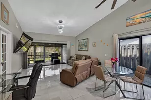 1036 E Lakes Dr, Pompano Beach, FL 33064 - Photo 18