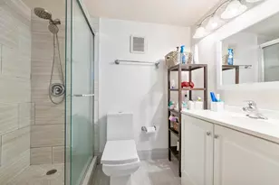 250 Jacaranda Dr, Plantation, FL 33324 - Photo 10