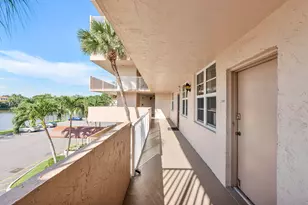 250 Jacaranda Dr, Plantation, FL 33324 - Photo 16