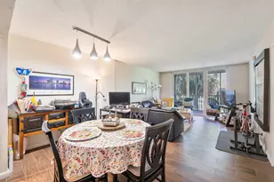 250 Jacaranda Dr, Plantation, FL 33324 - Photo 4
