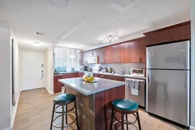 250 Jacaranda Drive #308, Plantation, FL 33324 - Photo 2