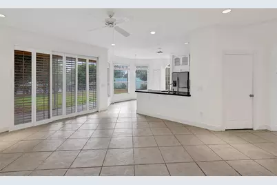 10902 Tamoron Lane, Boca Raton, FL 33498 - Photo 12