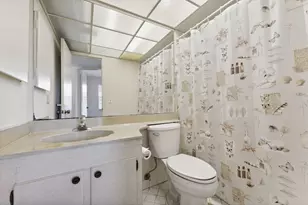 1638 Embassy Dr, West Palm Beach, FL 33401 - Photo 12