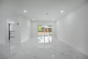 8535 NW 25th Pl, Coral Springs, FL 33065 - Photo 12