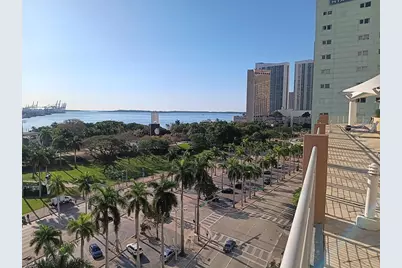 244 Biscayne Boulevard #2805, Miami, FL 33132 - Photo 16