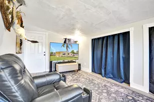 5740 SW 38th St, Davie, FL 33314 - Photo 22