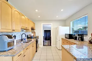 5740 SW 38th St, Davie, FL 33314 - Photo 12