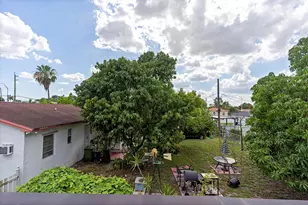 700 SE 9th Ct, Hialeah, FL 33010 - Photo 24