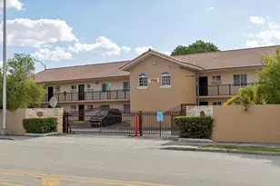 700 SE 9th Ct, Hialeah, FL 33010 - Photo 2
