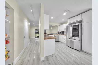 9867 Riverside Drive, Coral Springs, FL 33071 - Photo 8