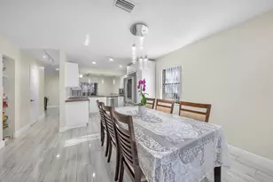 9867 Riverside Dr, Coral Springs, FL 33071 - Photo 6