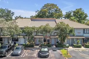 9867 Riverside Dr, Coral Springs, FL 33071 - Photo 2